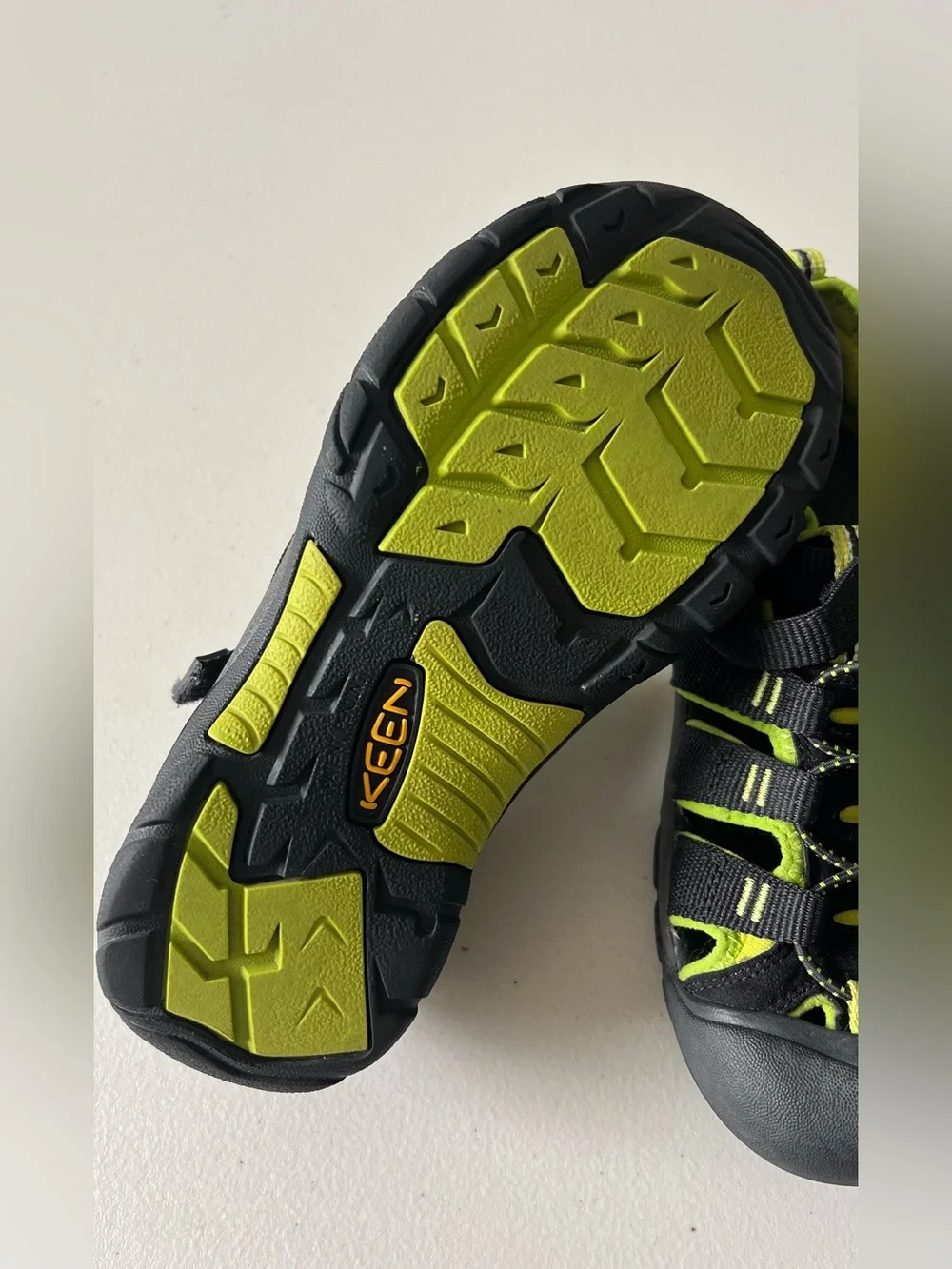 KEEN Newport H2 Big Kids Sandals Black Lime Green US 4